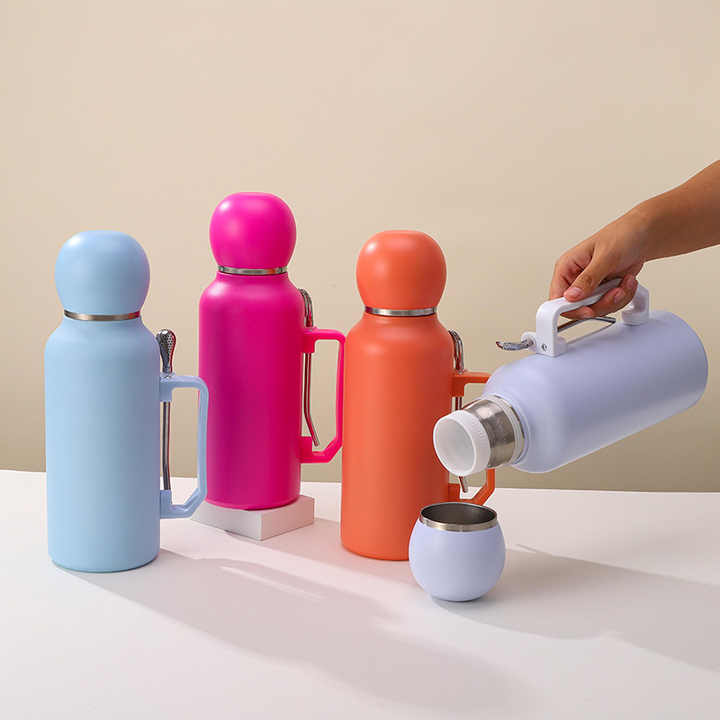Garrafa Térmica Premium 1.3L Inox – Estilo, Capacidade e Isolamento de Alta Performance!